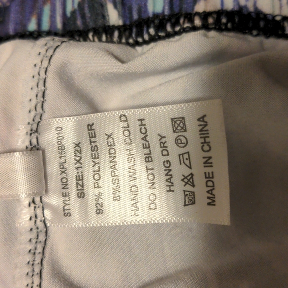 2 for $10 Pattern Leggings Size 1X/2X - Picture 3 of 3